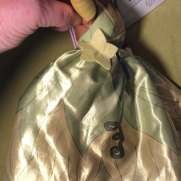 Kohl's Cares Disney The Princess & The Frog Movie Doll + Hardback Book-2023 - Picture 14 of 17